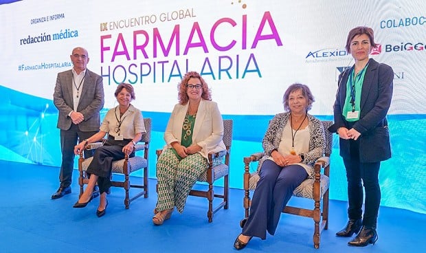 Francisco Soriano, María Sanjurjo, Mónica Urrutia, Amaya Goldaracena y Monike de Miguel participan en el IX Encuentro Global de Farmacia Hospitalaria. 