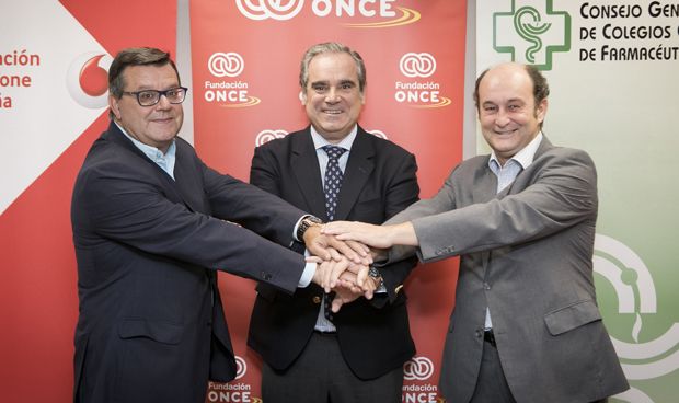 Farmacia, ONCE y Vodafone renuevan su compromiso con los discapacitados