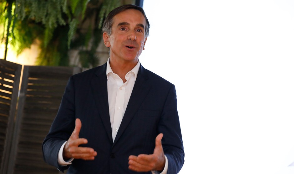 Farmaindustria lanza el Premio 60 Aniversario Jóvenes Investigadores para impulsar la investigación biomédica en nuestro país