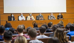 Cantabria y Farmaindustria 'acercan' la creación de medicamentos al colegio