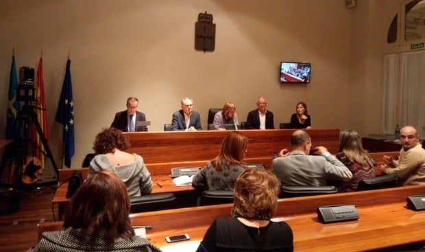 Fernández: "En ocasiones es imposible planificar la compra de fármacos"