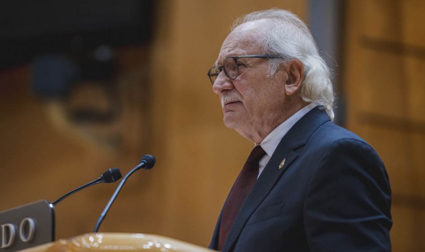 El cirujano Fernando Carbonell, durante una intervención en el pleno del Senado, cámara en la que ahora es portavoz en la Comisión de Sanidad de Vox.