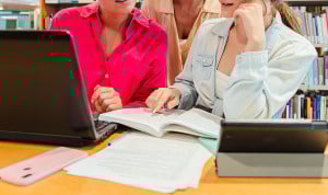 FP sanitarias: las mujeres copan el 77% de plazas en Grado Medio y Superior