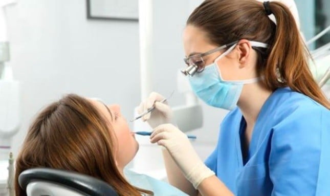 Francia busca 50 dentistas con sueldos de hasta 130.000 euros al año