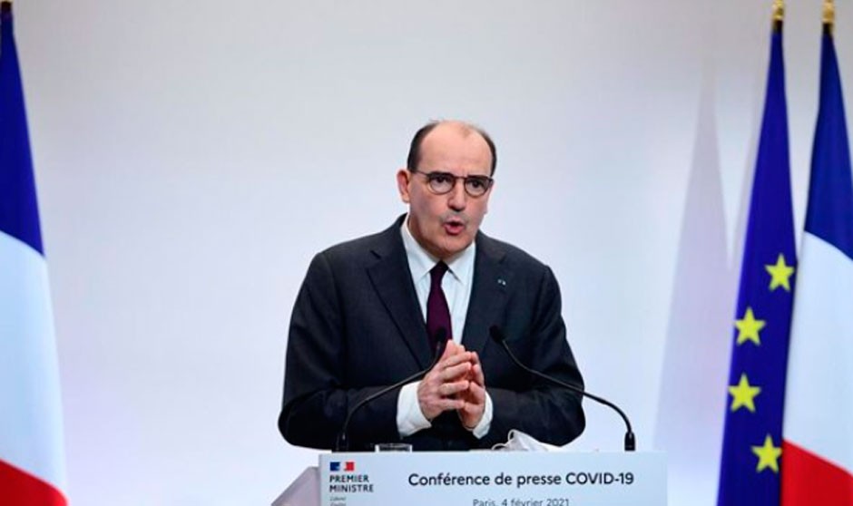 Francia sancionará a sanitarios no vacunados a partir del 15 de septiembre