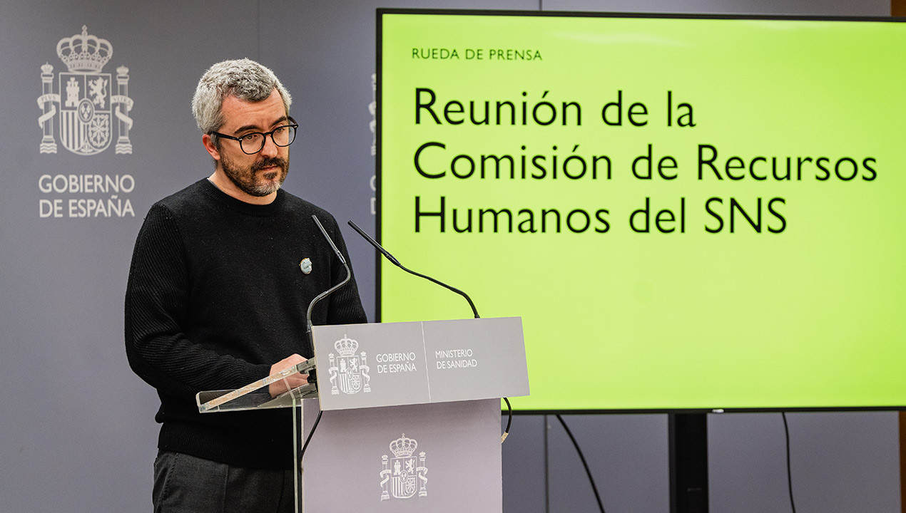  Javier Padilla, secretario de Estado de Sanidad, frena la colegiación forzosa en el Estatuto Marco.