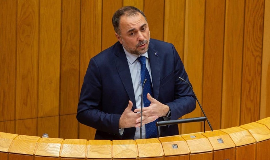  El consejero de Sanidad de Galicia, Julio García Comesaña, adapta su catálogo ortoprotésico con tres actualizaciones estatales.