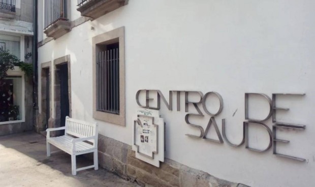 La Xunta de Galicia ha admitido el traslado de unos 500 profesionales sociosanitarios del Sergas