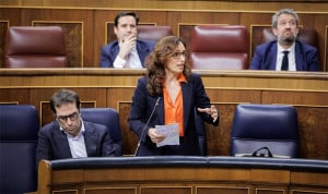 La ministra de Sanidad, Mónica García, defiende una vez más la reforma del Estatuto Marco
