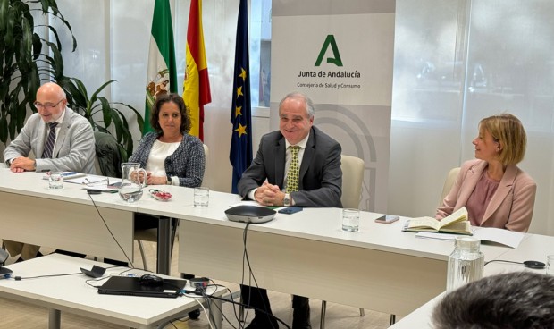 García ensalza el papel de la Farmacia en el cribado de cáncer de colon.