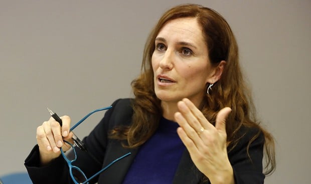 La ministra de Sanidad, Mónica García, receptiva a que la patología mental del SNS sea enfermedad laboral