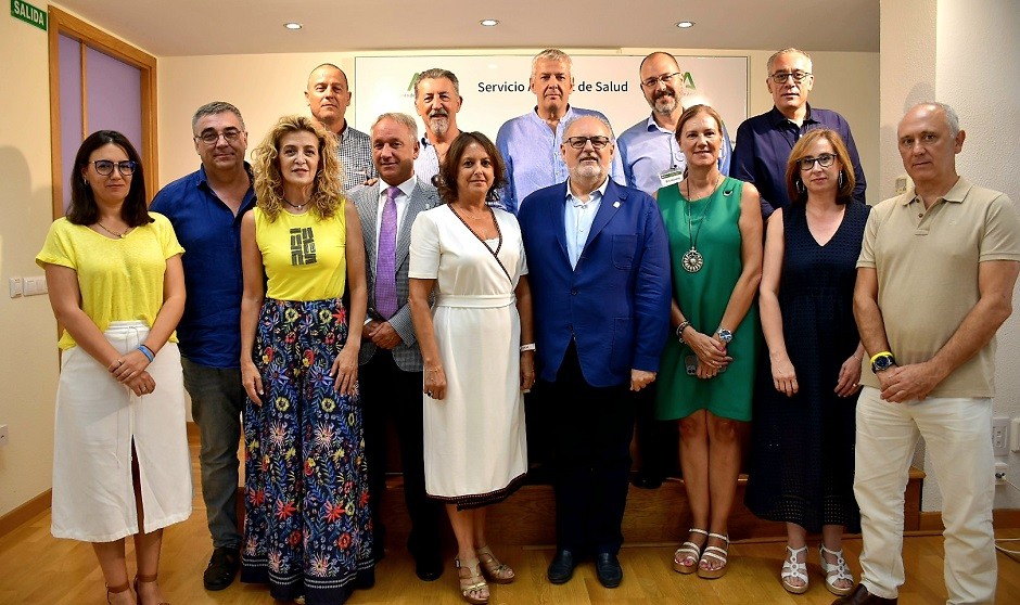 García se compromete a mejorar las condiciones de los profesionales del SAS