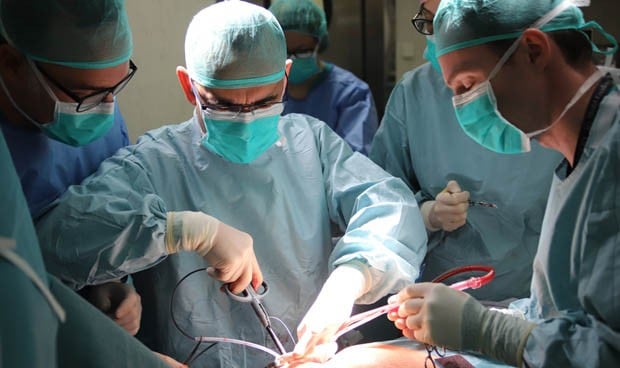 El Germans Trias trata la insuficiencia mitral sin cirugía abierta