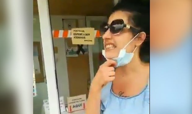 Grabada una paciente gritando "Corona-timo" en un centro de salud