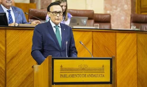 Graduarse en Medicina amplía la exigencia de acreditar el B2 en idiomas