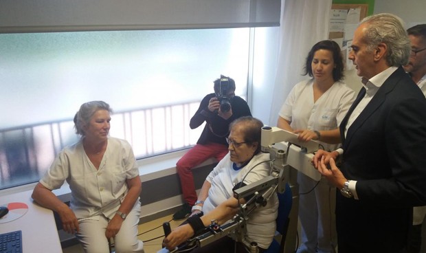 Guadarrama rehabilita a sus pacientes con un robot de última generación