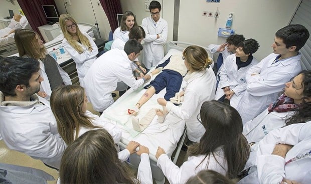 Los graduados en Medicina disponen de la equivalencia del nivel de máster europeo.