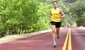 Hacer deporte de forma regular mejora la función pulmonar de los fumadores