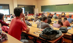 Hasta 13 estudiantes se disputan en España cada plaza para cursar Medicina