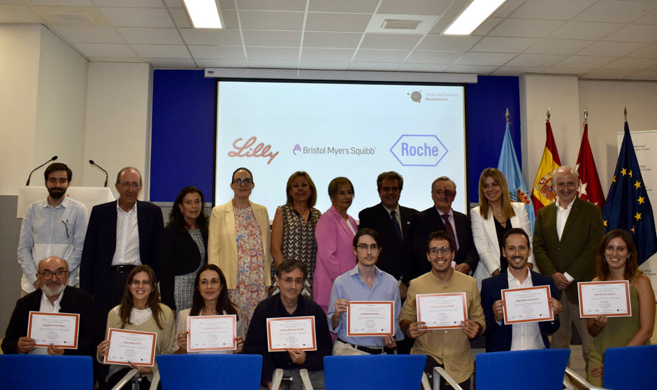 Entrega de las becas del Máster en Oncología Molecular en la edición 23-24.