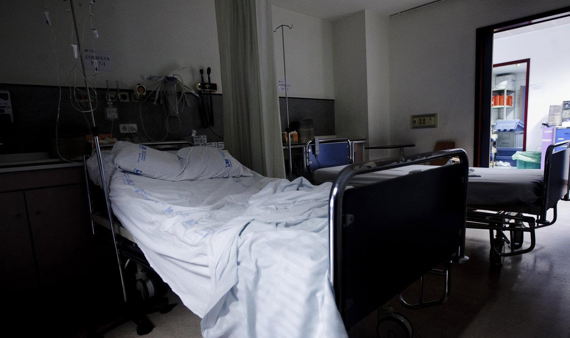 La CSIF denuncia el cierre camas y quirófanos en las CCAA por falta de personal