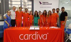Foto de familia del I Curso de Formación de Residentes en Cirugía Primaria de Cadera, organizado por el Servicio de Traumatología del Hospital Universitario Puerta de Hierro (Majadahonda).