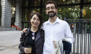 Herencia médica en el MIR 2026 de madre a hijo: "Estoy muy orgullosa"