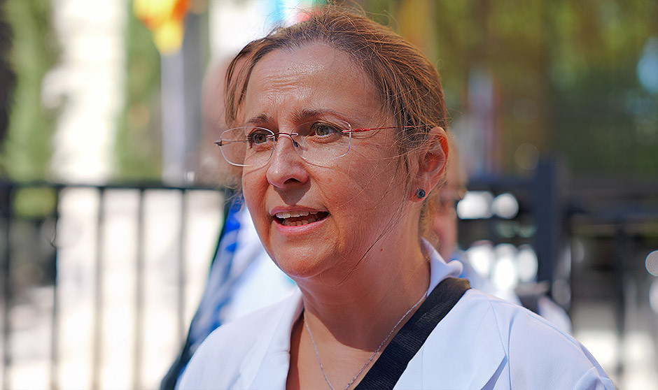 Ángela Hernández se mantiene al frente de Amyts