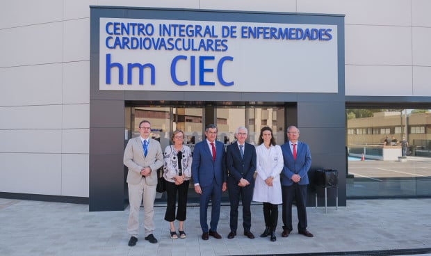  Representantes de HM Hospitales y de la Sociedad Española de Cardiología en la apertura de HM CIEC. HM Hospitales inaugura su nuevo centro CIEC: "Es un hito"