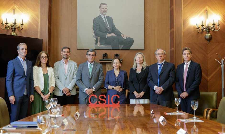  Firma del acuerdo entre el CSIC y HM Hospitales.