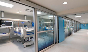 El Hospital Marañón busca reemplazo al jefe de UCI que simbolizó la batalla al covid