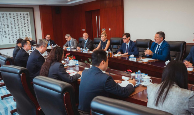 El Govern de la Generalitat lanza la expansión de la industria farmacéutica catalana en Asia para diversificar mercados como alternativa a EEUU