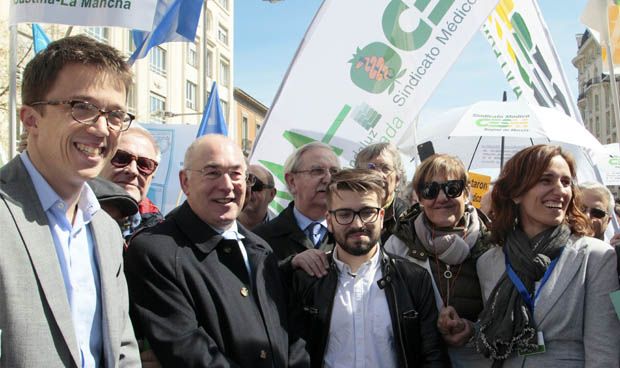 Íñigo Errejón, 'portavoz sanitario de Podemos' ante los médicos