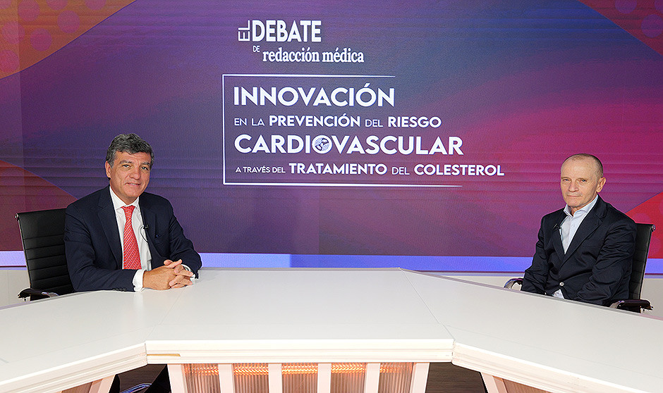  José Luis Zamorano, jefe de Servicio de Cardiología del Hospital Ramón y Cajal; y José Ramón González Juanatey, jefe de Servicio de Cardiología y UCC del Hospital Clínico de Santiago.