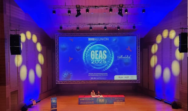 Interna impulsa 2 nuevos registros de pacientes en enfermedades autoinmunes