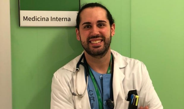 Salvador Martín, de la SEMI, recalca la importancia de que los MIR elijan Medicina Interna, para fortalecer el papel de la especialidad como líder del SNS