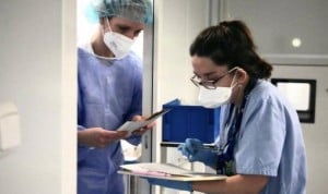 Intrusismo en Enfermería: nuevas figuras para "abaratar" costes sanitarios