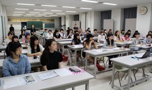 Japón manipuló exámenes de acceso para admitir a menos mujeres en Medicina