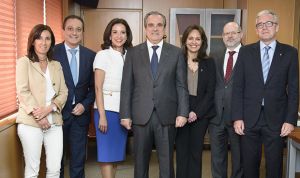 Jesús Aguilar revalida la presidencia de los farmacéuticos españoles