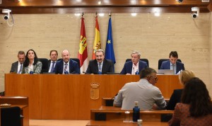  El consejero de Sanidad de Castilla-La Mancha, Jesús Fernández, junto a su equipo.