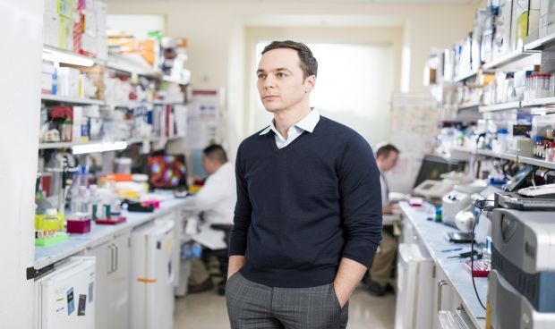 Jim Parsons (Sheldon Cooper en Big Bang Theory) se pasa a la Medicina