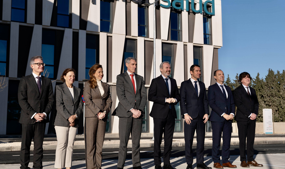 Jorge Azcón remarca que con el nuevo hospital Quirónsalud de Zaragoza Aragón podrá formar a más médicos