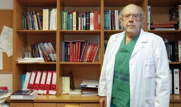 Julián Álvarez Escudero repite como decano de Medicina en la USC