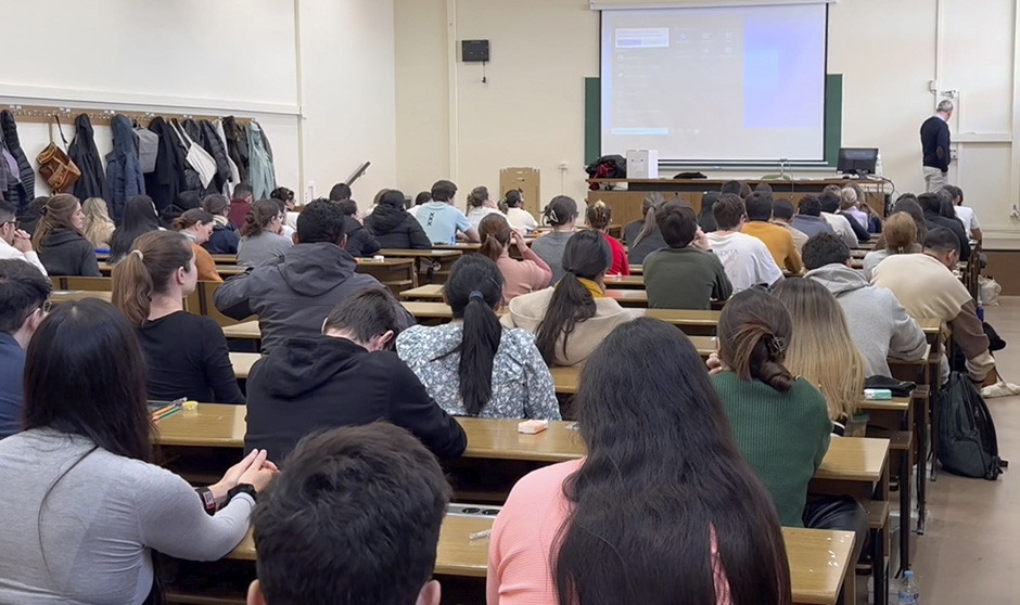 Estudiantes de Medicina y aspirantes al MIR opinan sobre la posibilidad de la creación de una academia MIR pública