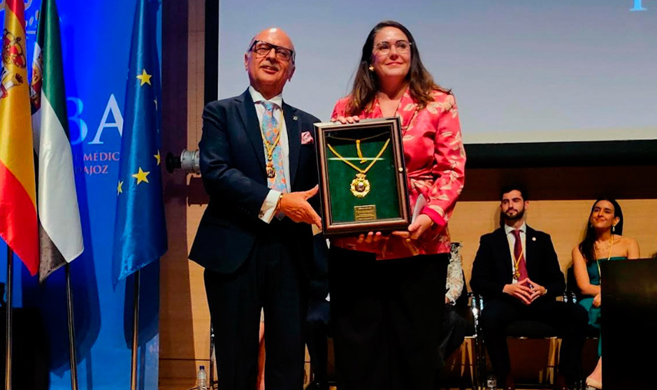 La AEDS recibe la Medalla de Oro del Colegio de Médicos de Badajoz