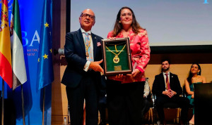 La AEDS recibe la Medalla de Oro del Colegio de Médicos de Badajoz