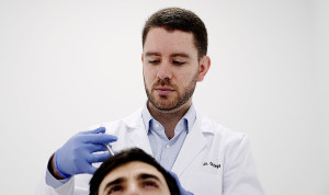 La alopecia tiene nuevo fármaco "limitado" en un caso y exige más estudios