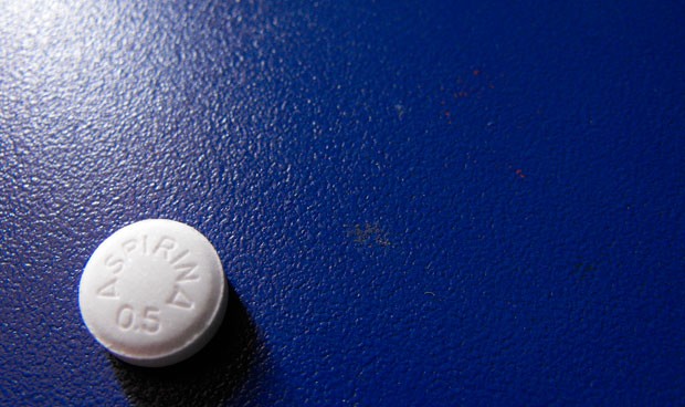 La aspirina eleva el riesgo de hemorragia intracraneal