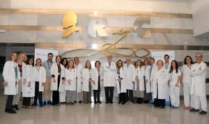 Los especialistas Javier Bachiller y Alejandro Luana, del Hospital Ramón y Cajal, inician un ensayo con CAR-T frente a  artritis reumatoide y el síndrome de Sjögren 