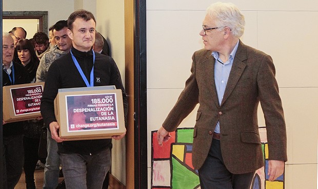 La cara más emotiva del apoyo parlamentario a la ley de eutanasia